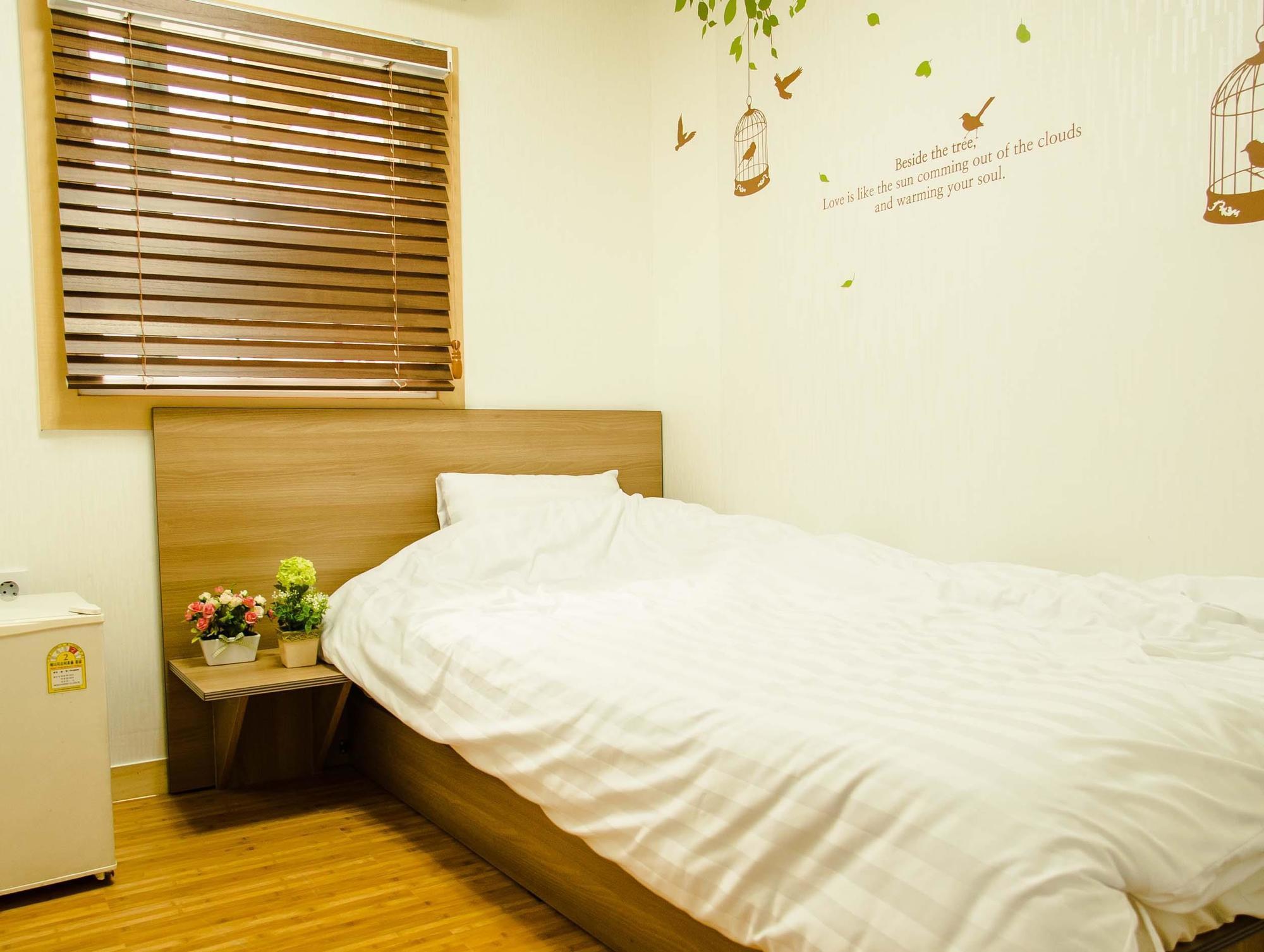 Kstar House Hotel 2*