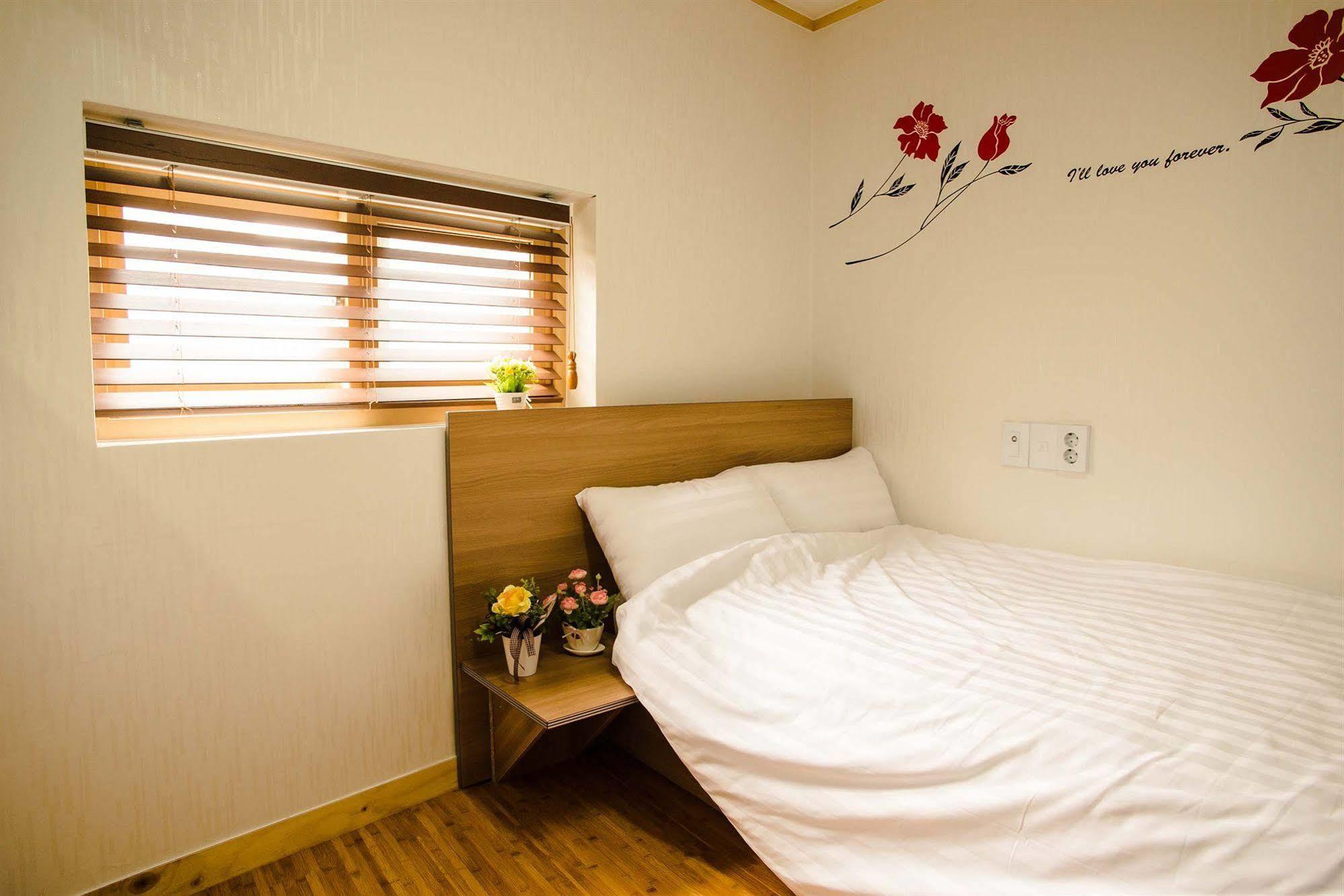 Hotel Kstar House 2*