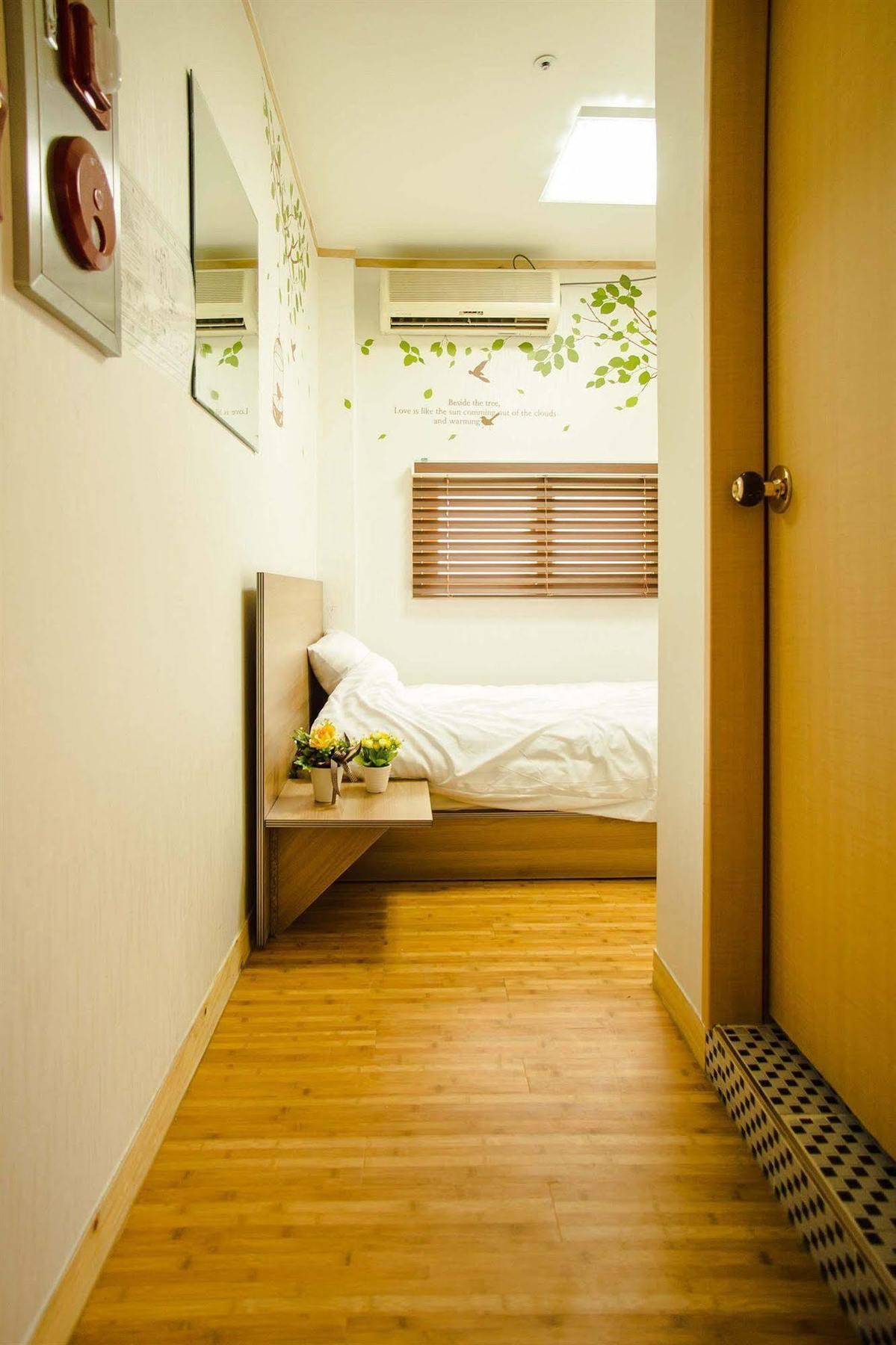 Kstar House Hotel 2*